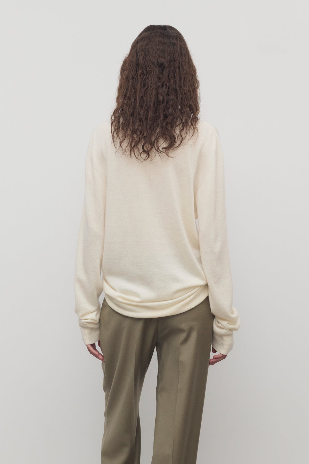 Lizzy カシミアトップス